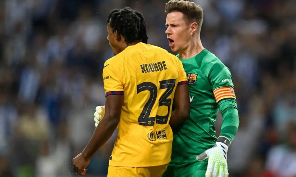 Soi kèo Barcelona vs Porto